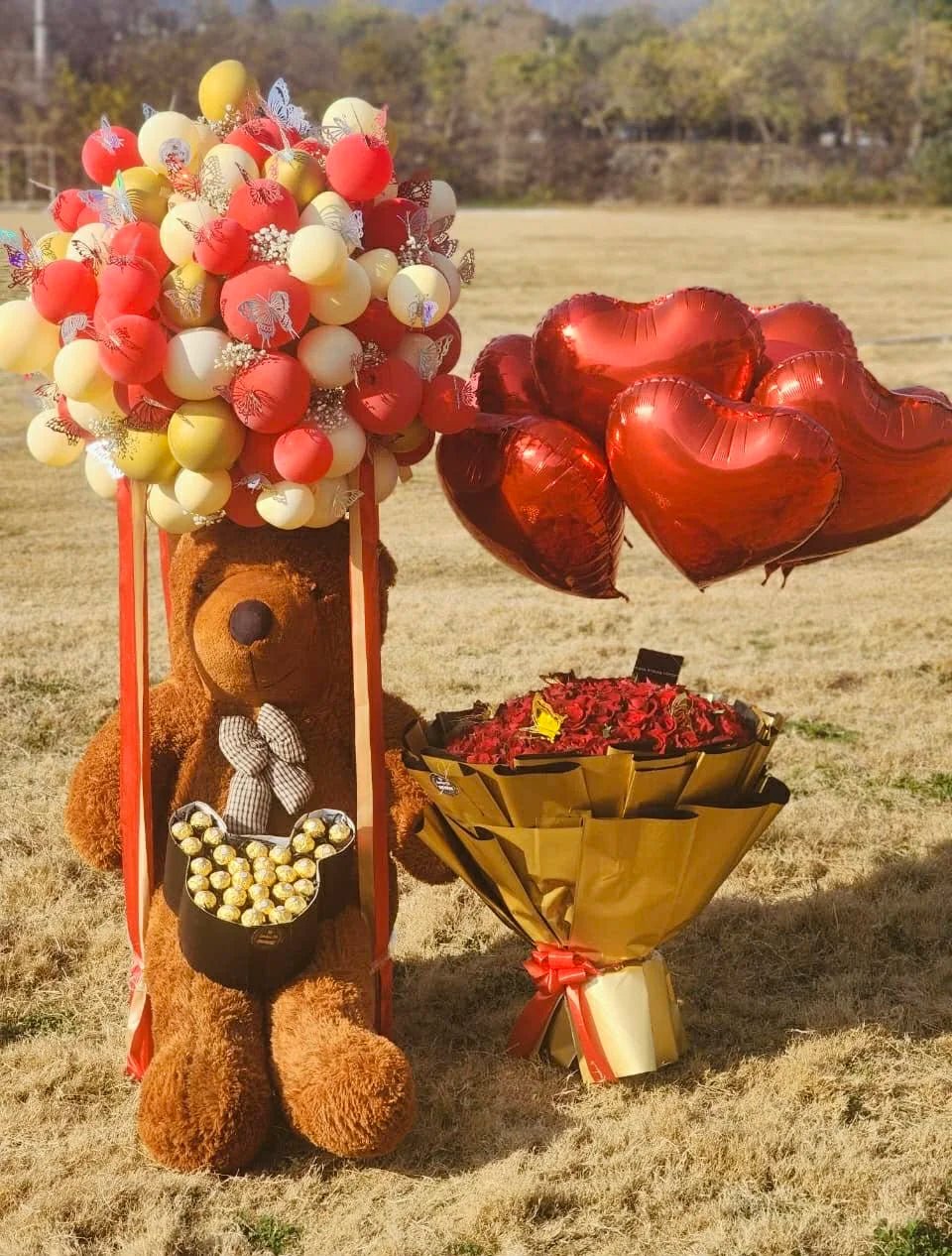 Her Royal Moment 👑 100 Rose & Teddy Balloon Luxe Combo - Image 2