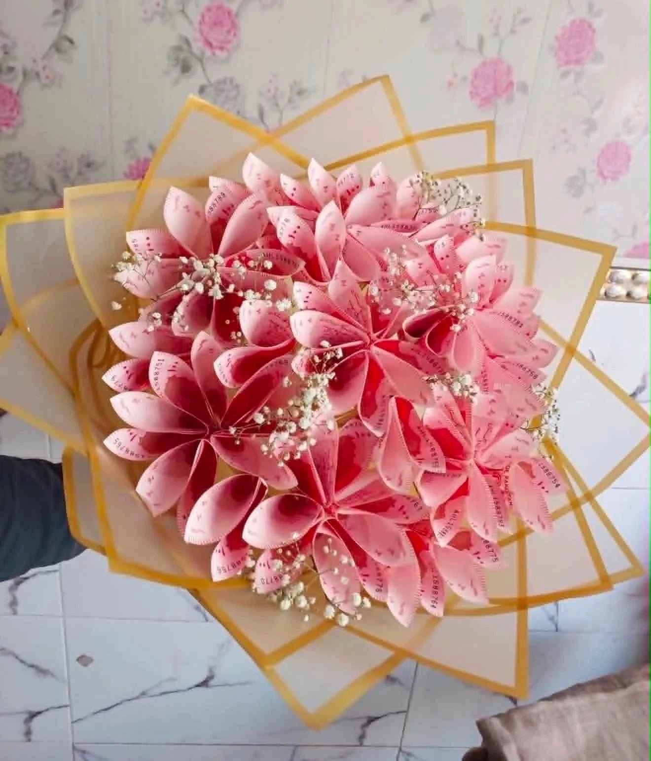 Cash Blossom Elegance – 5,000 PKR Money Bouquet with Fresh Flowers