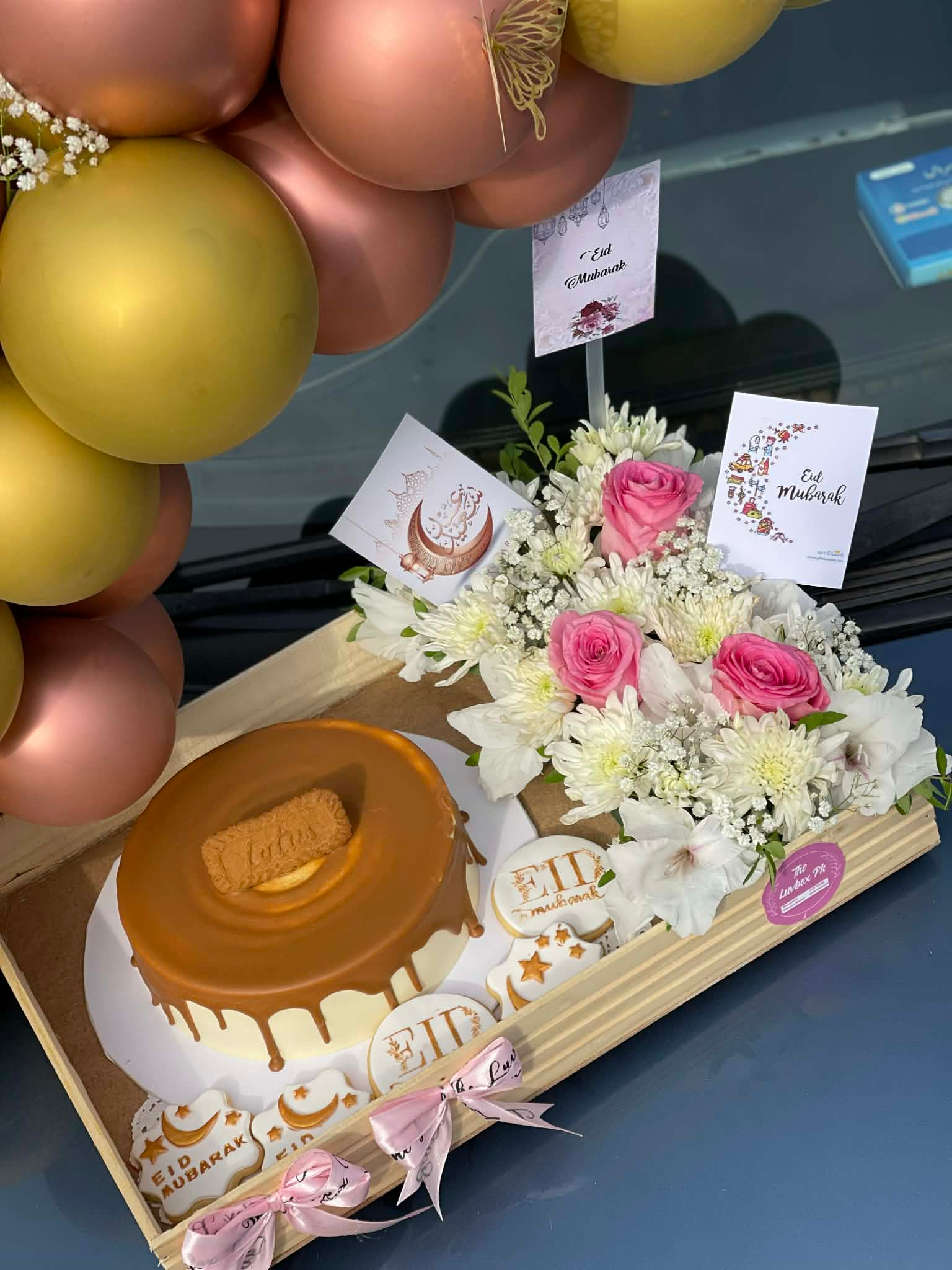 Eid Grande Balloon Arch Treat Tray - Image 2