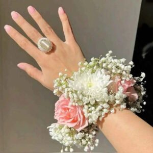 Blush Pearl Gajra – Chrysanthemum, Pink Roses & Baby’s Breath Luxe Set