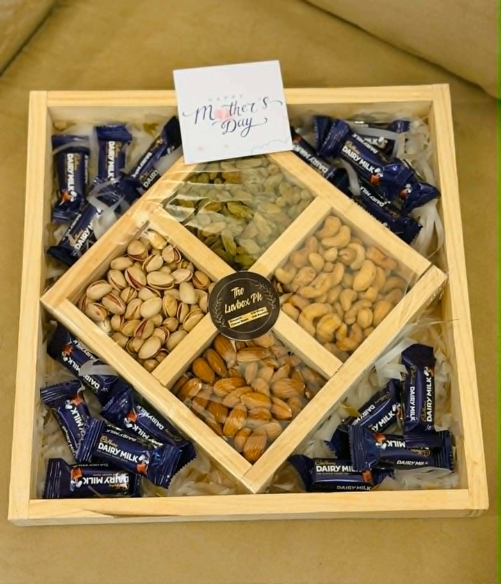 Royal Indulgence Tray – Wooden Dry Fruit & Chocolate Partition Gift