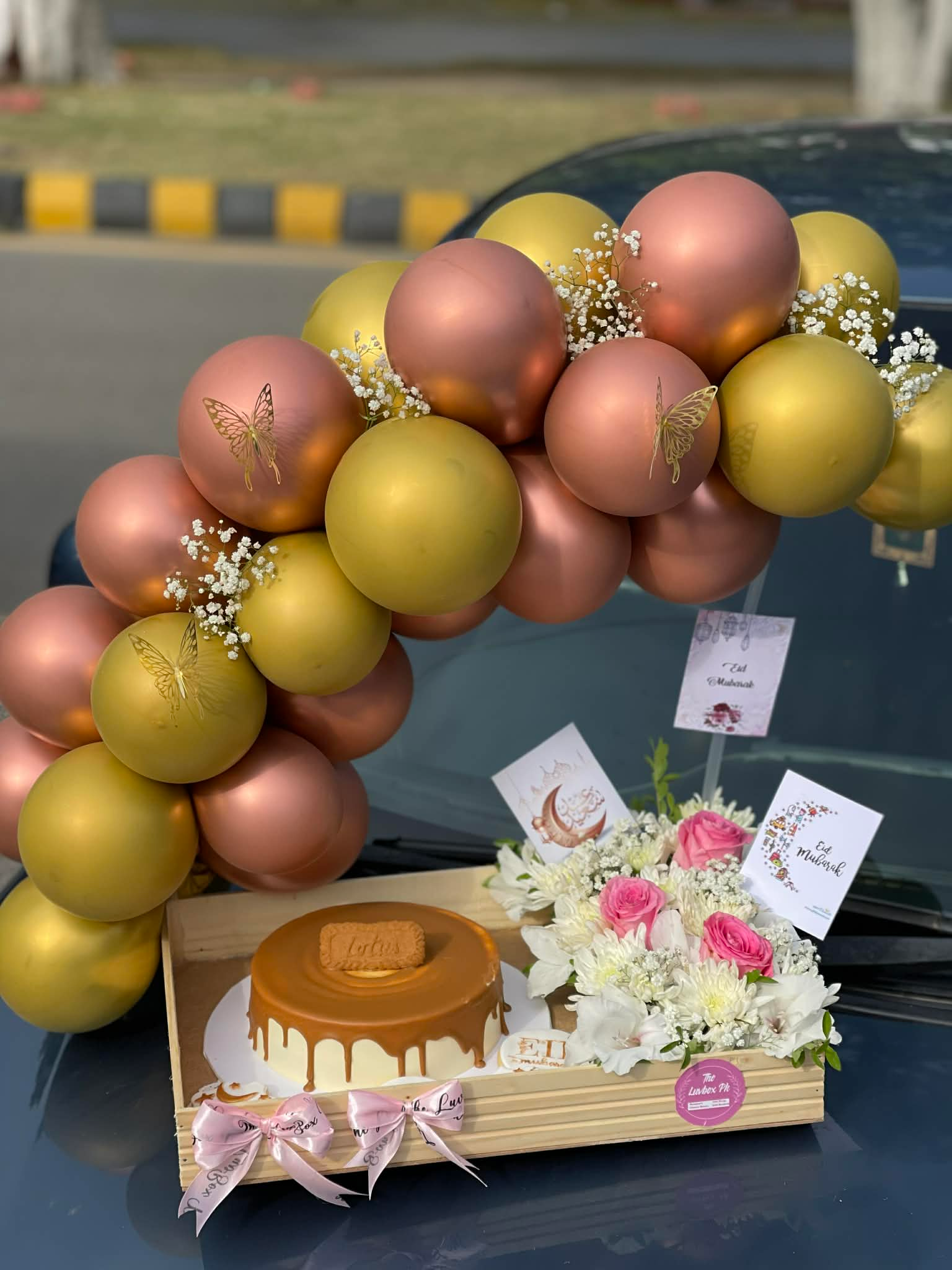 Eid Grande Balloon Arch Treat Tray