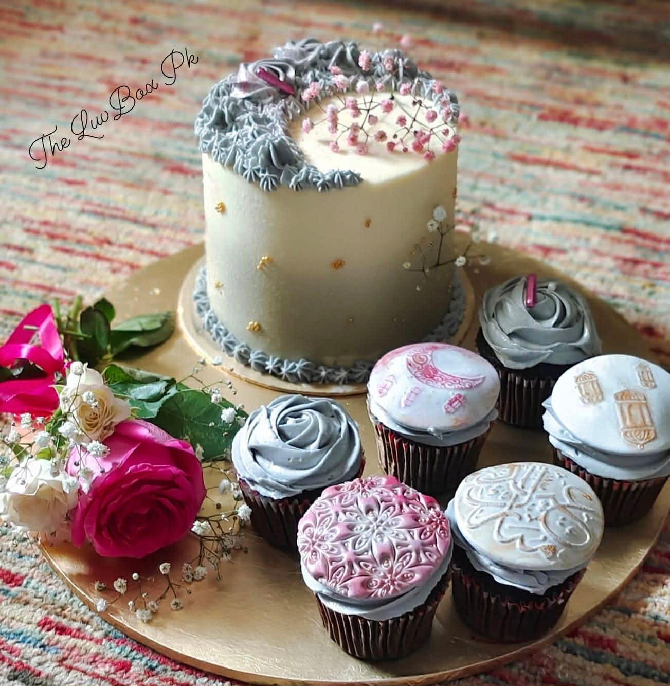 Eid Royale Cake Platter with Cupcakes