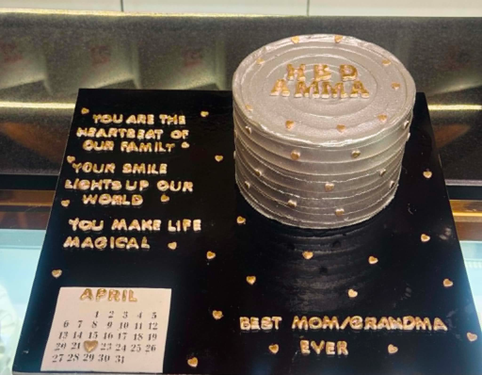 The Golden Moment – Luxury Personalized Calendar Cake Tray