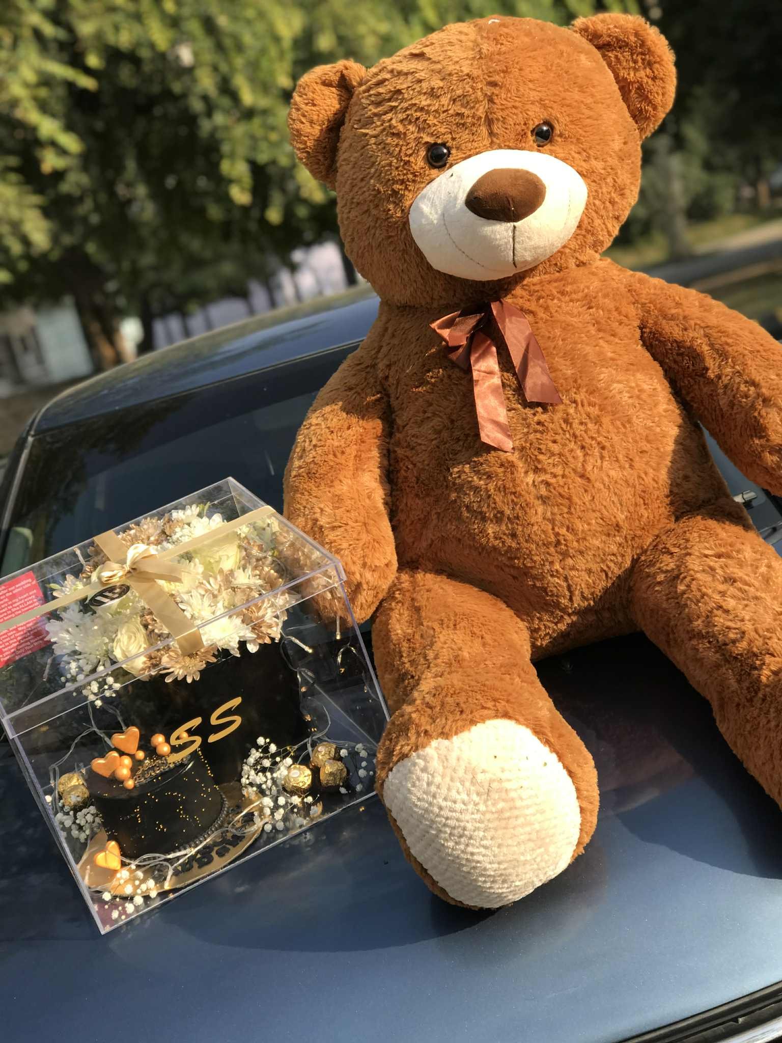 Grande Amour β Luxury Birthday Set with Acrylic Box, Cake, Flowers & Giant Teddy Bear ππΉπ§Έβ¨