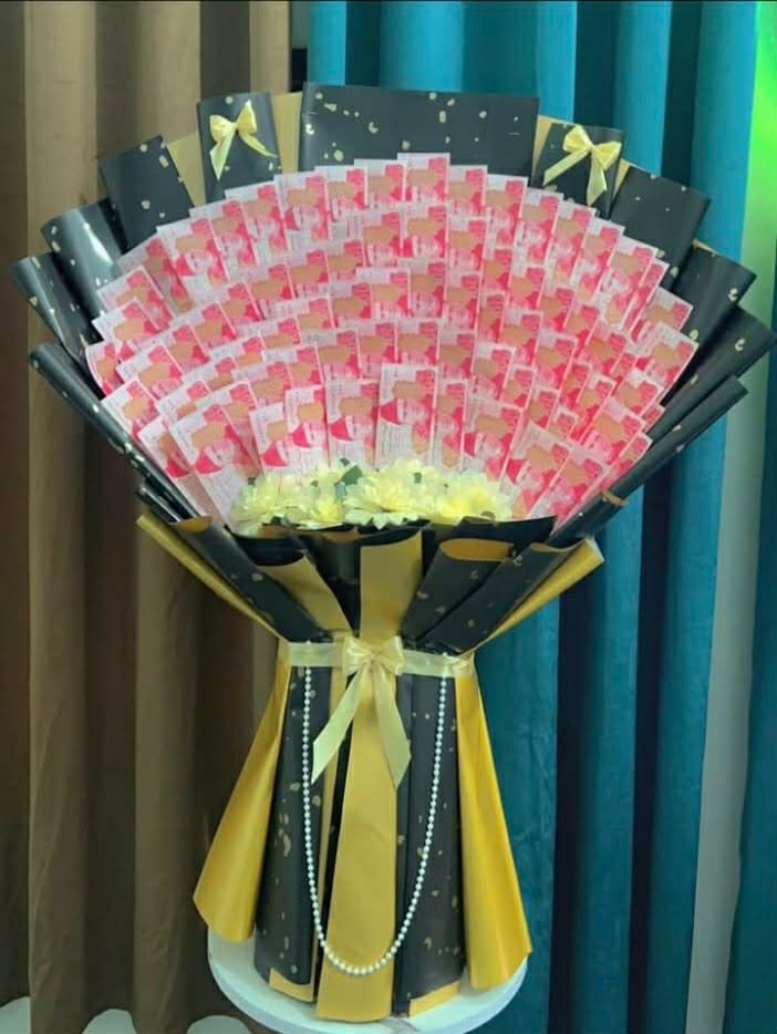 Shahi Cash Bloom – 15K Money Bouquet