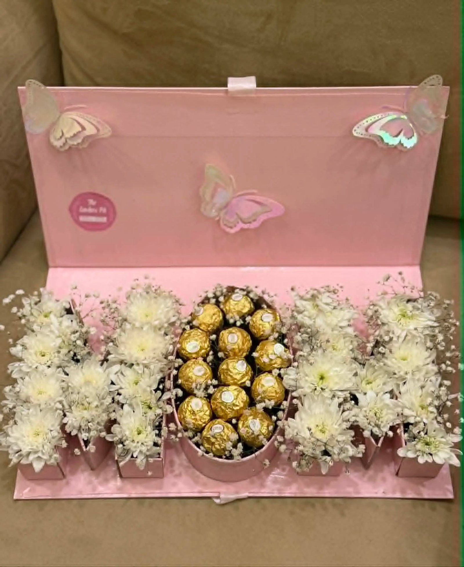Pure Love Reveal – Mother’s Day Luxury Flap Box with White Flowers & Ferrero