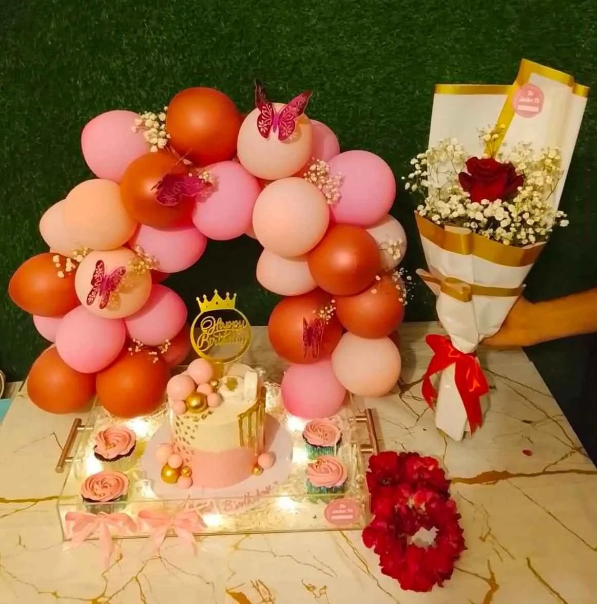 Rosé Royale – Luxury Cake, Roses & Gajray Celebration Tray